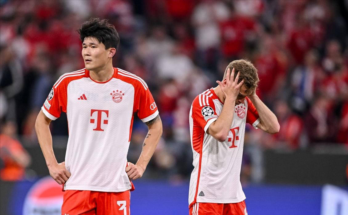 包含拜仁强调边路传中，队员精准传球成胜负关键的词条