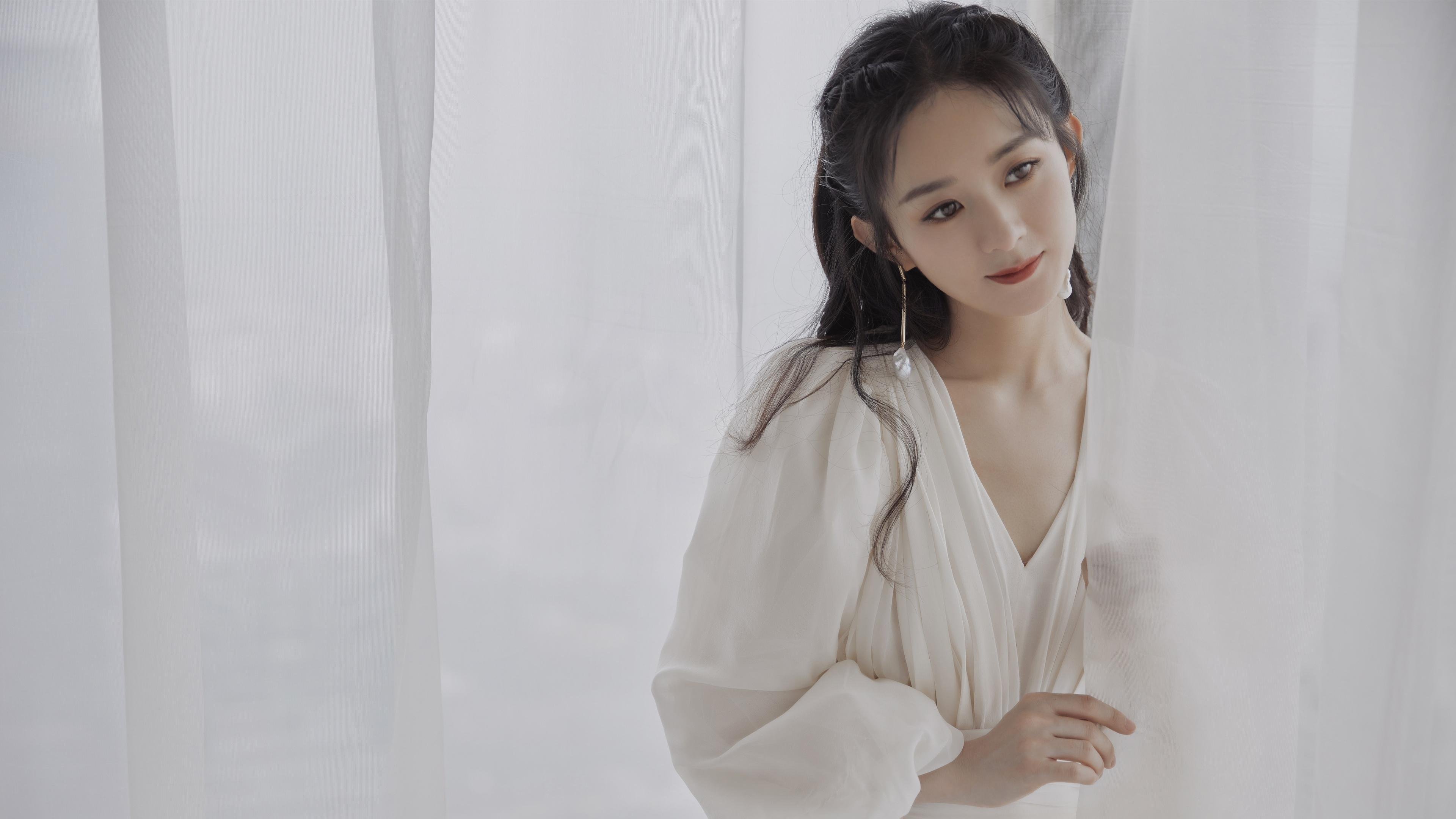 梅西建功领衔!巴萨主场横扫对手,取得胜利,巴萨官方致敬梅西