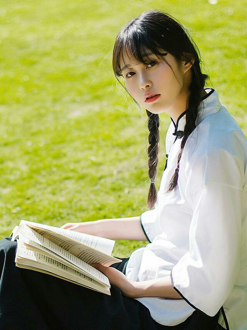 开云官方-球队在比赛中展现出团结一心的团队精神，球队团结一致的说说