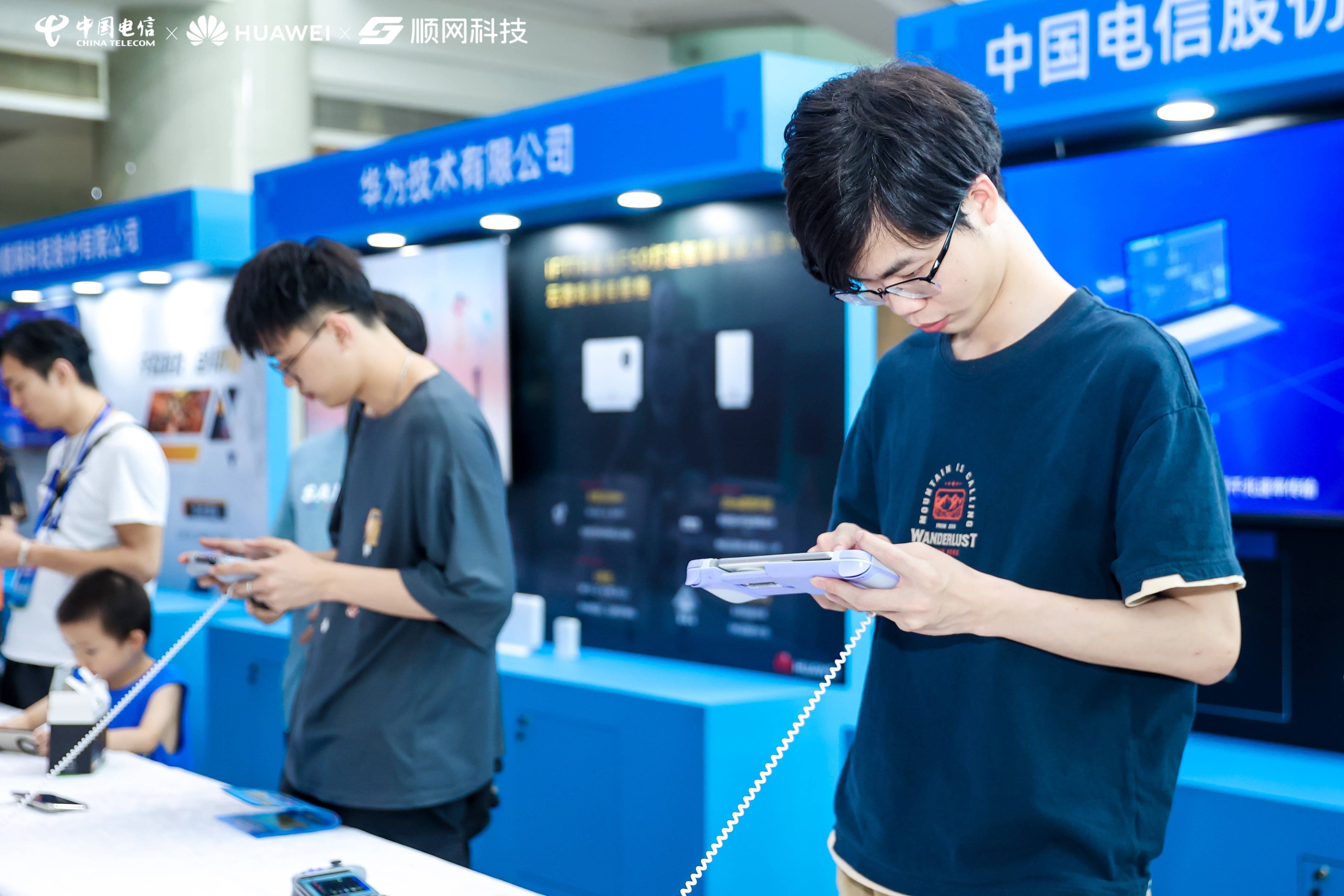 开云体育:从线上到线下:电竞赛事的多样化体验的简单介绍 开云体育:从线上到线下:电竞赛事的多样化体验的简单介绍